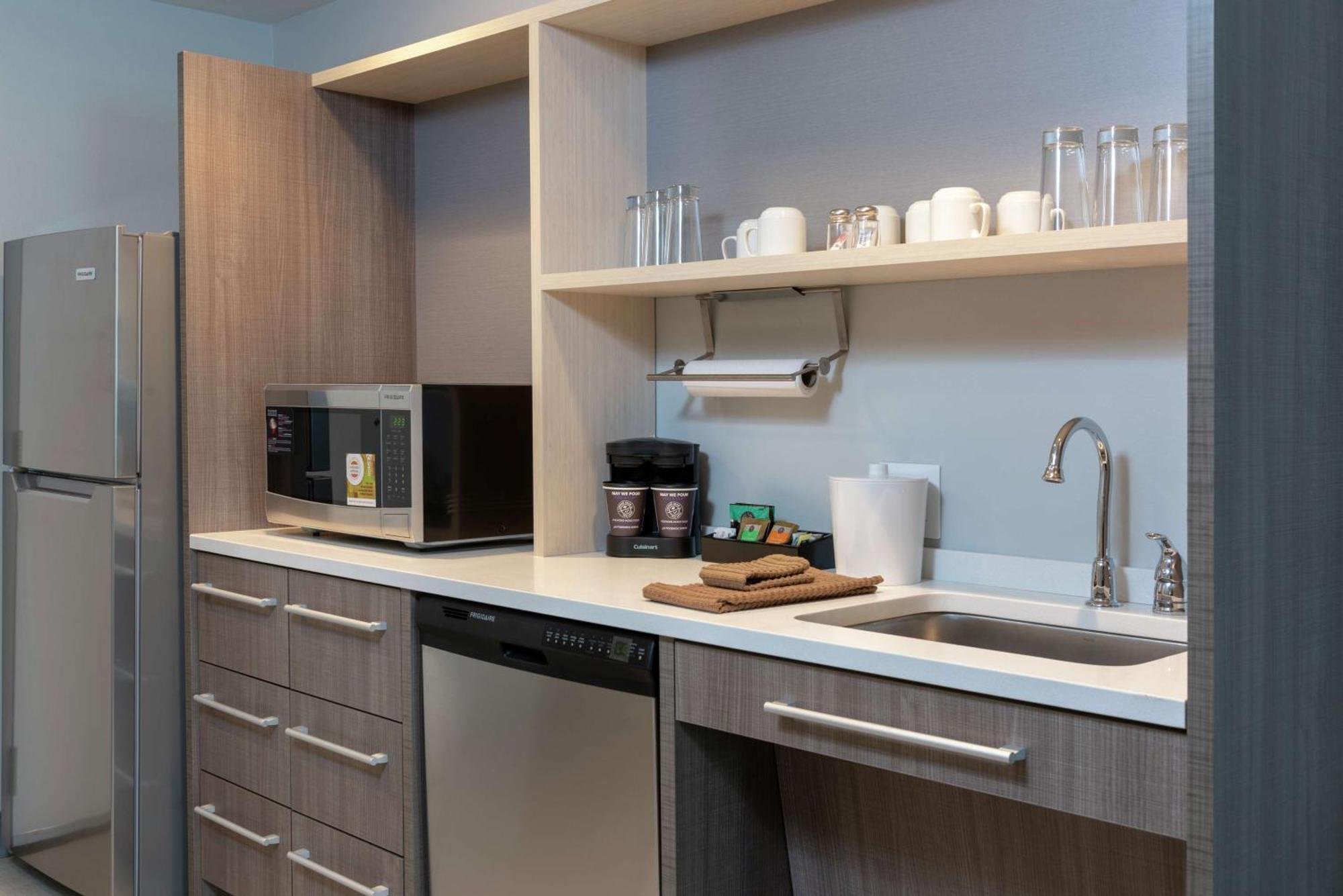 Home2 Suites By Hilton Indianapolis Airport Esterno foto