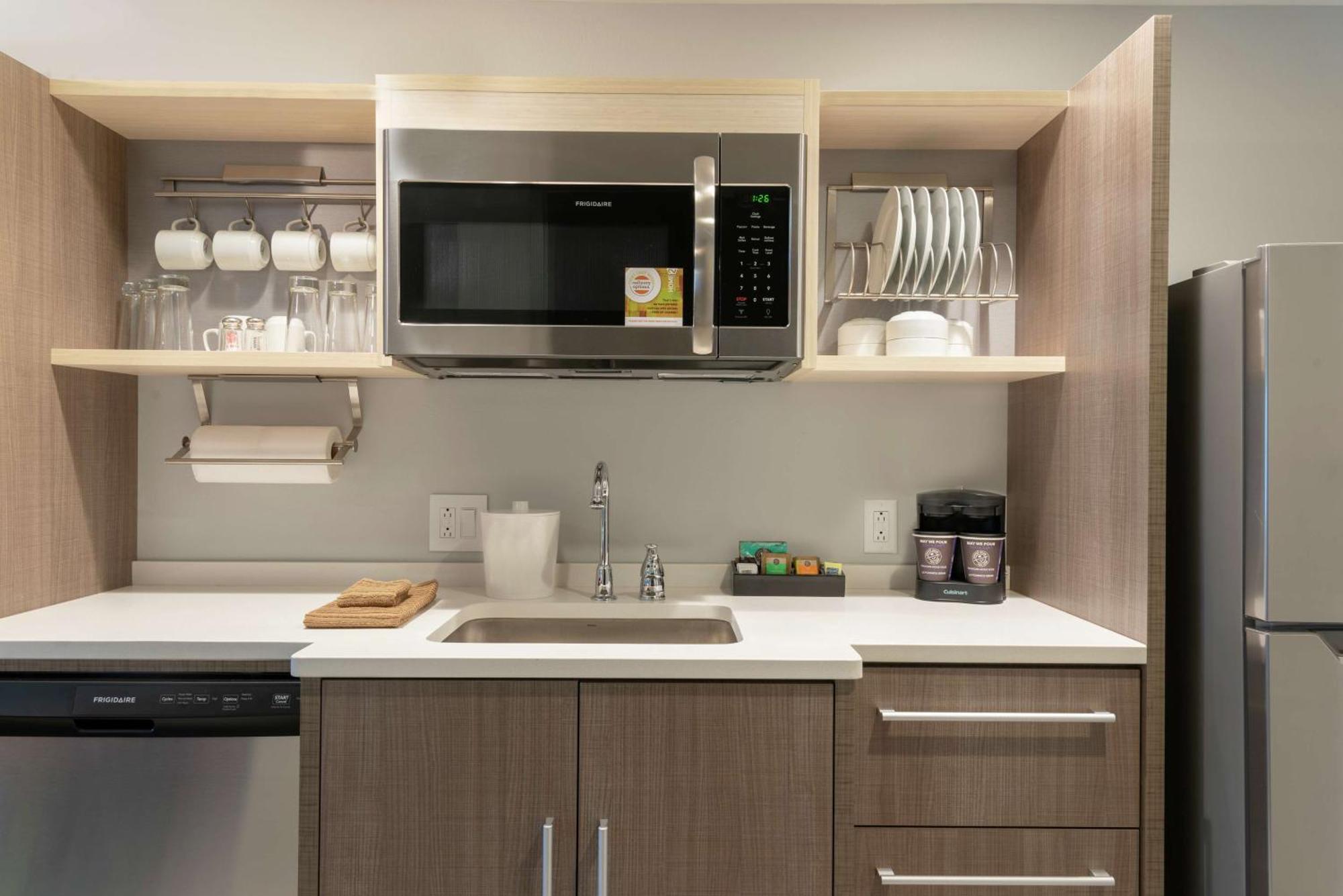 Home2 Suites By Hilton Indianapolis Airport Esterno foto